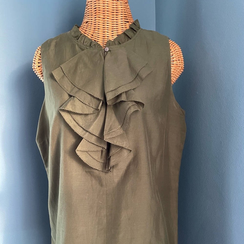 Eddie Bauer Cotton/Silk blend sleeveless ruffle top. Olive green - size Large